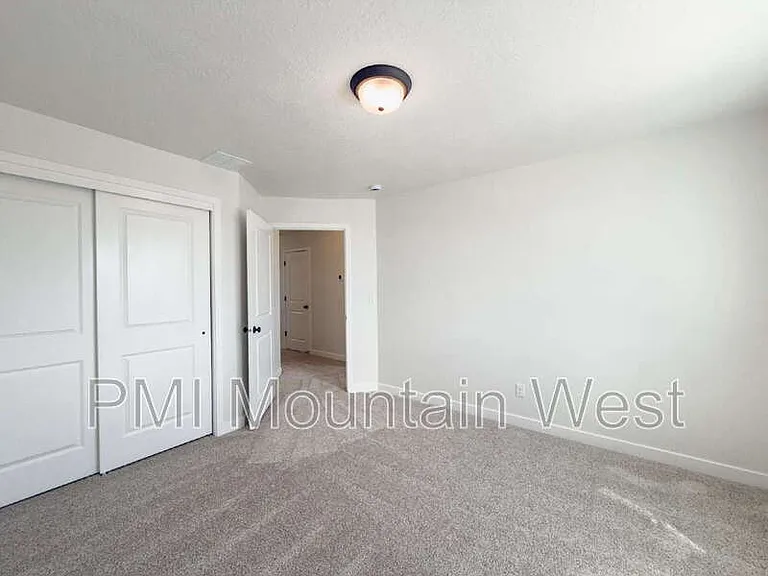 2606 N 2125 W — Photo 18