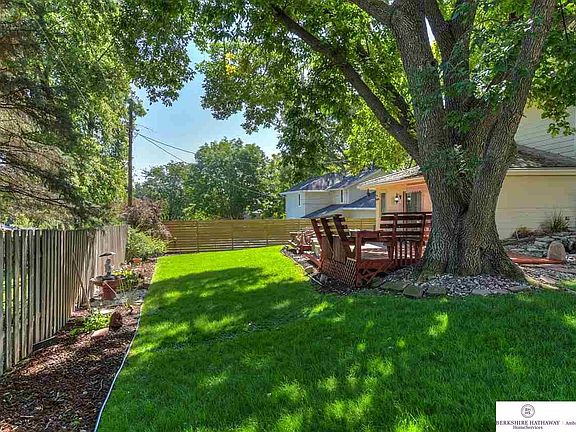 3rd image of 12406 Pinewood Dr
