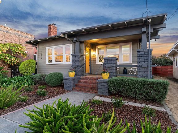 3rd image of 1092 Dwight Way