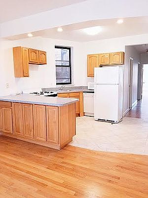 3rd image of 20-71 Steinway St #3