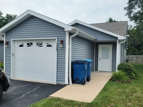 1505 Eadens Pl, Dixon, IL 61021