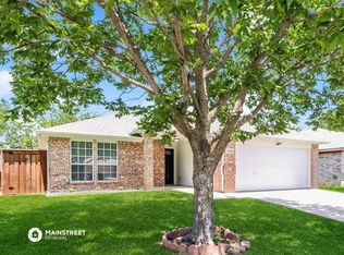 1800 Yorkshire St, Fort Worth, TX 76134