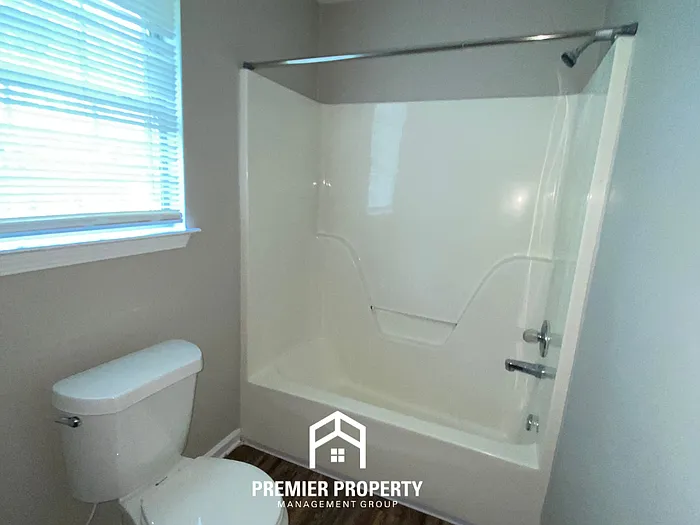 2584 Parkview Dr — Photo 15