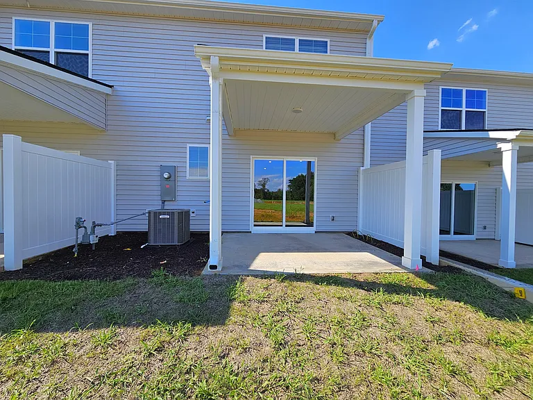 1522 Yellowwood Ct — Photo 29