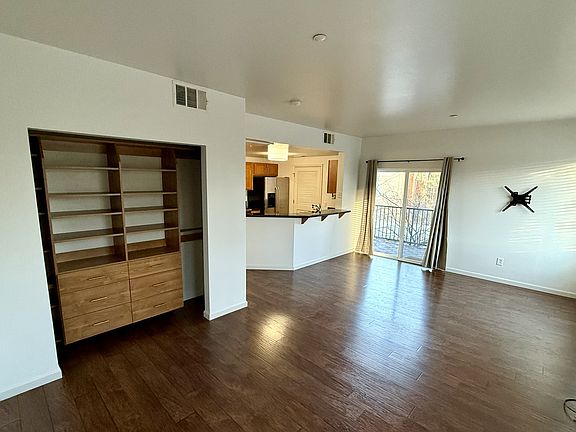 5th image of 1450 Idlewild Dr Unit 1021