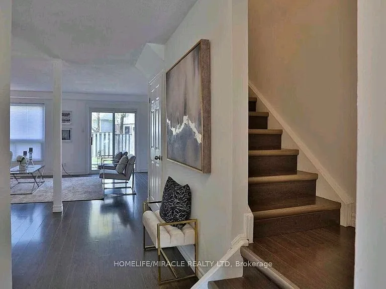 32 Mowat Blvd #38 — Photo 8
