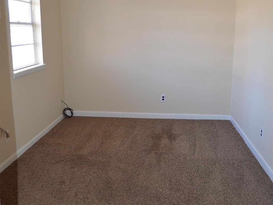 2nd image of 2518 SW D Ave APT 4