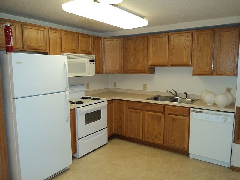 1st image of 23 E Bloomer St #11