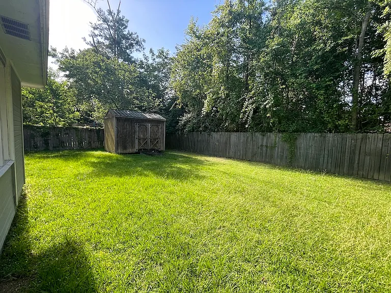 921 Pine Cone Cir — Photo 15