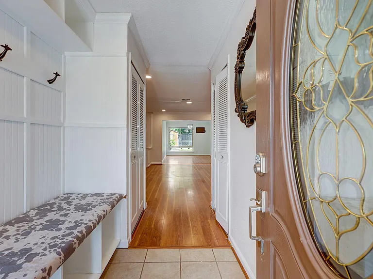 7120 Carwill Dr — Photo 2