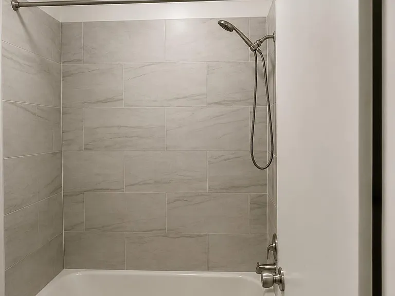 2103 Place Rebecca Ln #D5 — Photo 6