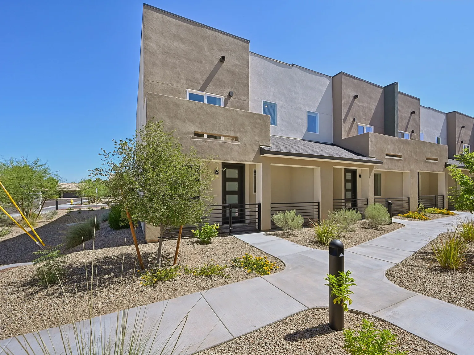 Agave Townhomes — Photo 3