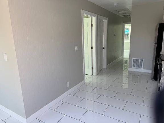 2nd image of 1094 Saddlewood Dr #2
