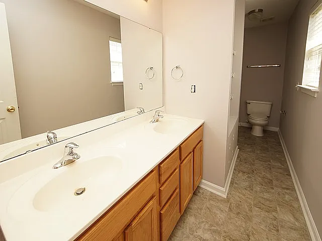 1218 Vistiana Dr — Photo 24