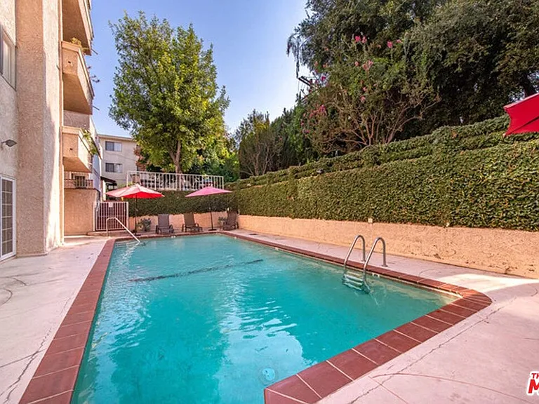 5139 Balboa Blvd #203 — Photo 19
