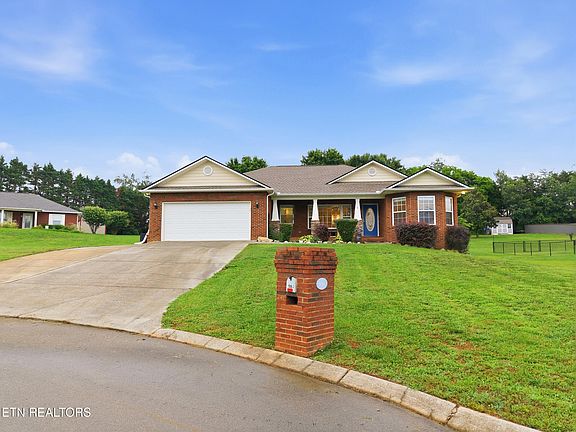 3rd image of 984 Mossy Grove Ln