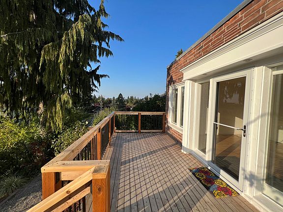 3rd image of 3046 Garlough Ave SW