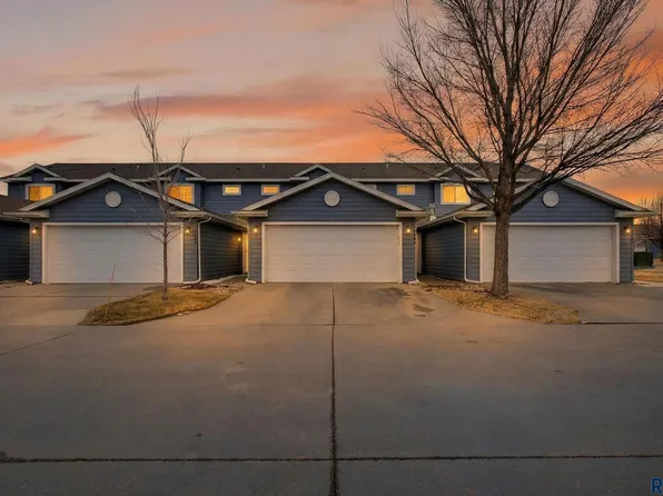 1203 N Fir Pl, Sioux Falls, SD 57107