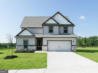 82 Cantrell Dr, Dallas, GA 30157