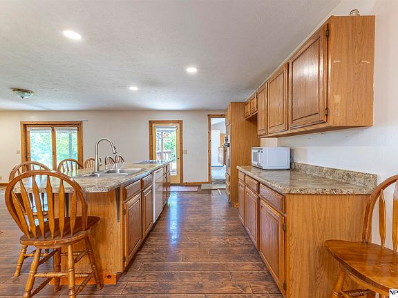 3rd image of 11014 N Lakeshore Dr
