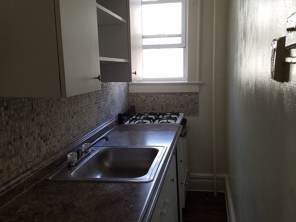 2nd image of 269 Main St