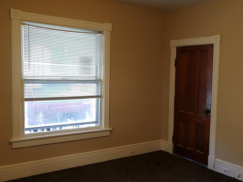 2nd image of 10 Wilson Ave