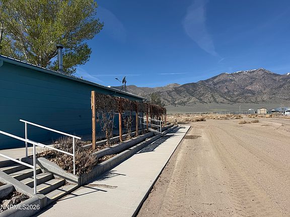4th image of 100 Larson Blvd