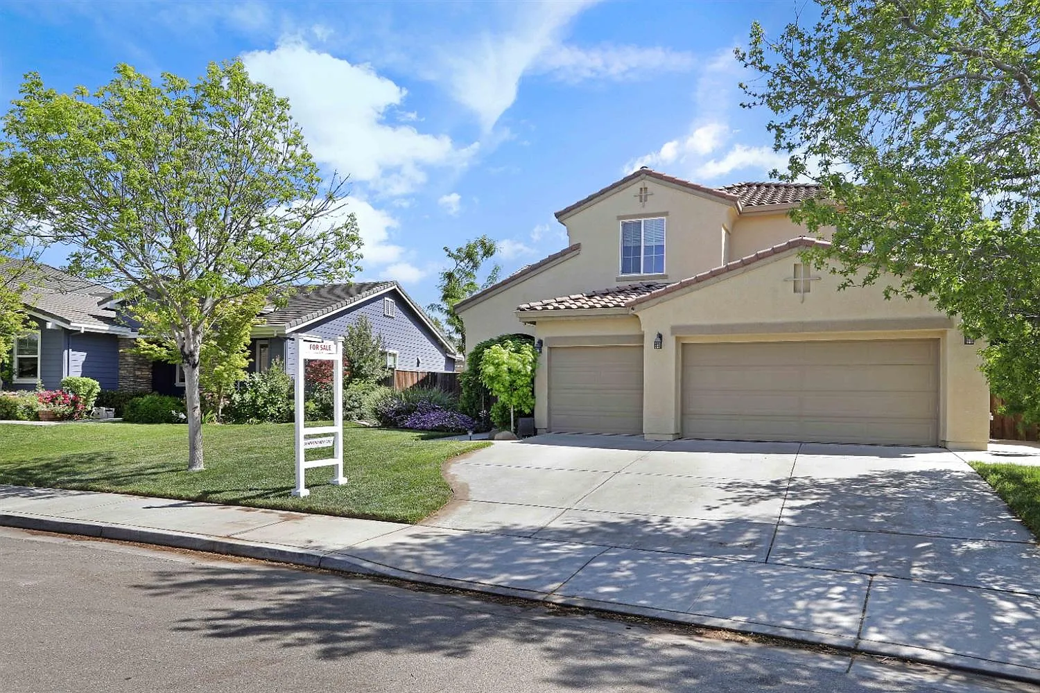84 Lasata Dr photo 1
