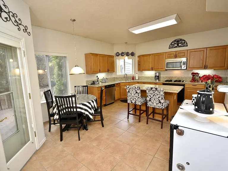 Kitchen/Eat in Dining