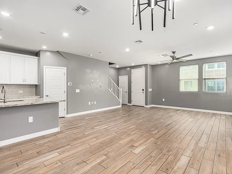 1849 E Chelsea Ln #101 — Photo 5