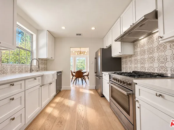 5143 Newcastle Ave, Encino, CA 91316