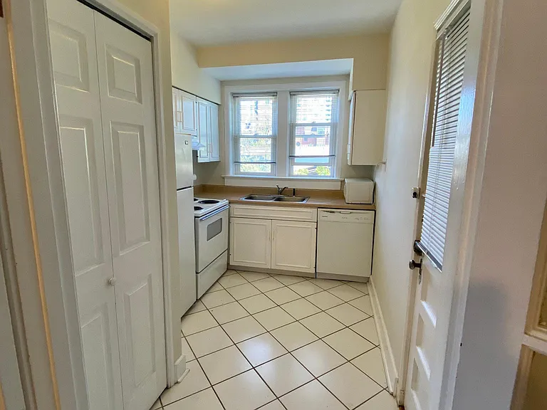 402 S Brentwood Blvd #33 — Photo 7