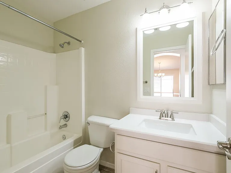 10559 W Amelia Ave — Photo 15
