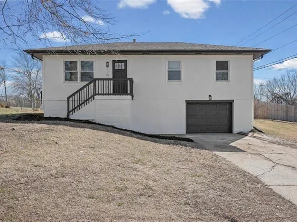 1707 Stacy Rd, Harrisonville, MO 64701