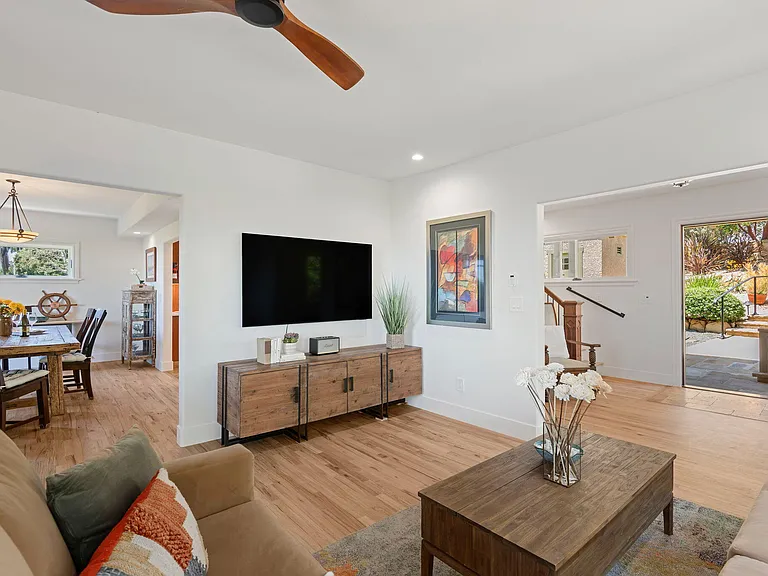 1727 Prospect Ave — Photo 4