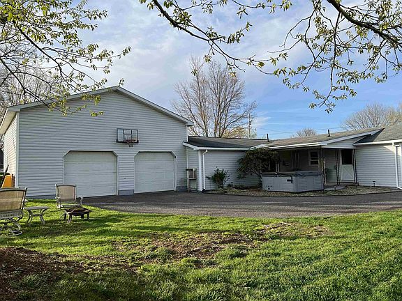 2nd image of 87 Dogwood Ln