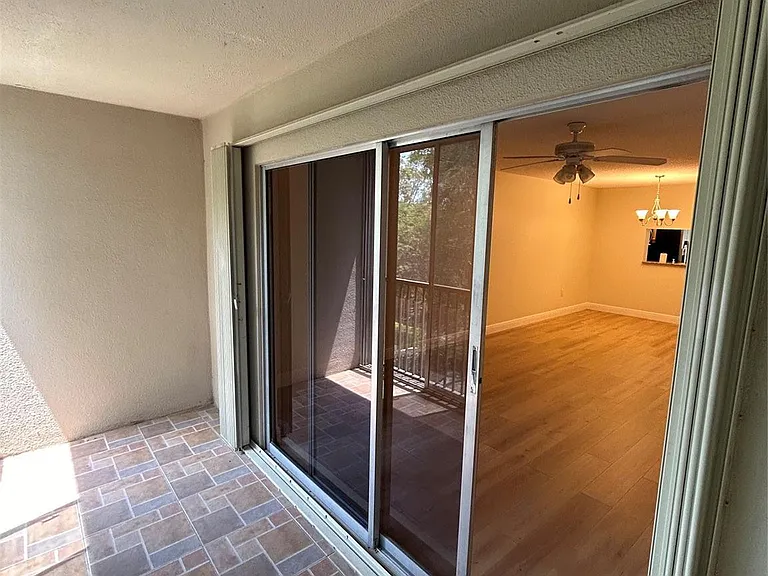 900 SW 142nd Ave #202L — Photo 33