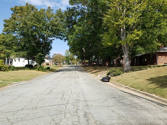 4th image of 710 Grove Ave