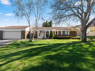 5327 Fairway Ct, West Bloomfield, MI 48323