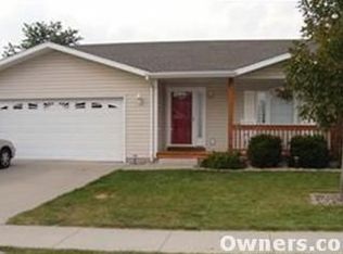 305 Lake View Ct, Nevada, IA 50201