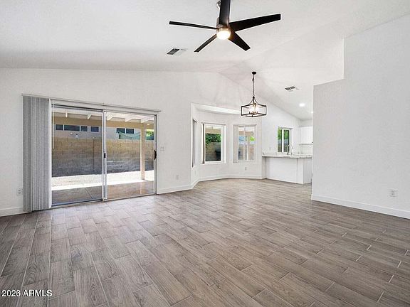3rd image of 4605 E SCOTT Avenue
