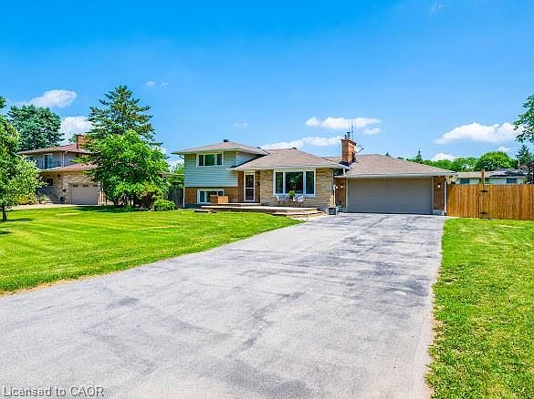 1st image of 16 Woodmount Dr