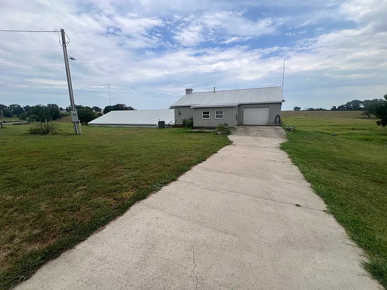 4529 Highway 37 — Photo 2