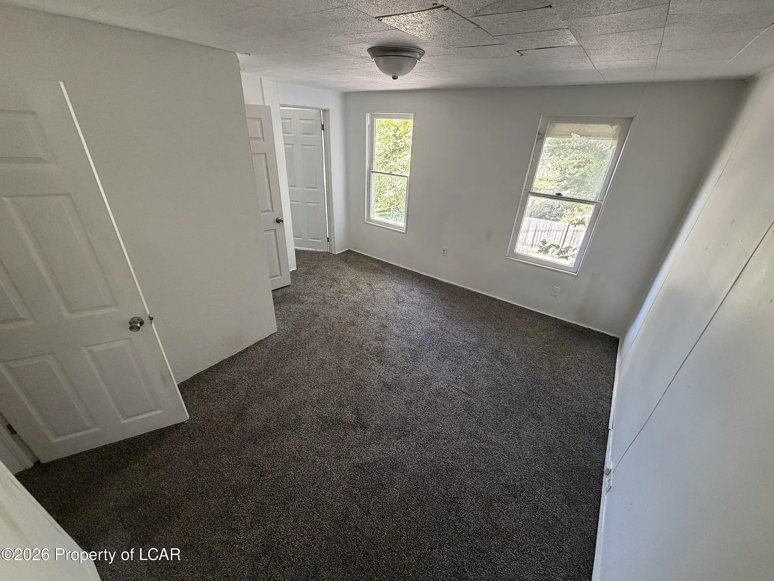 4 bed, 1.0 bath, 1600 sqft, $1,400 — Photo 4