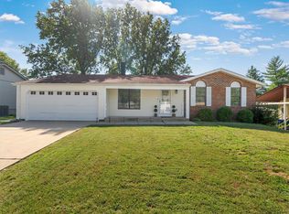 1234 Kings Trail Ln, Fenton, MO