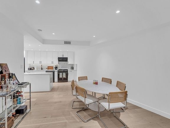 4th image of 101 Shearwater Ct #25
