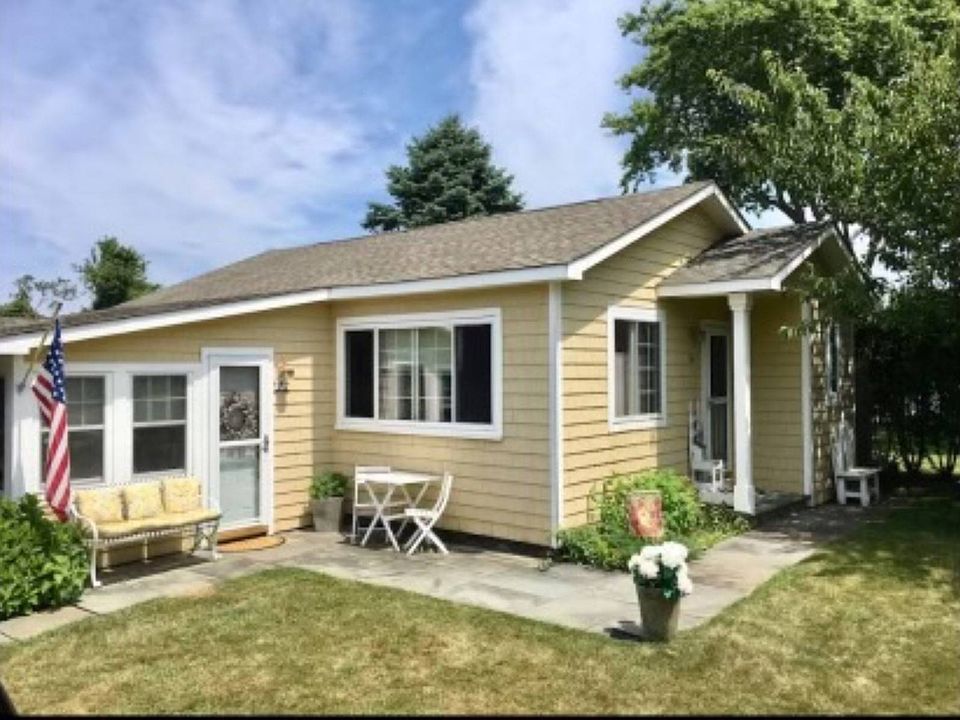 1st image of 48 E Lake Dr