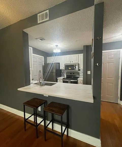 1075 Peachtree Walk NE #A302 — Photo 2