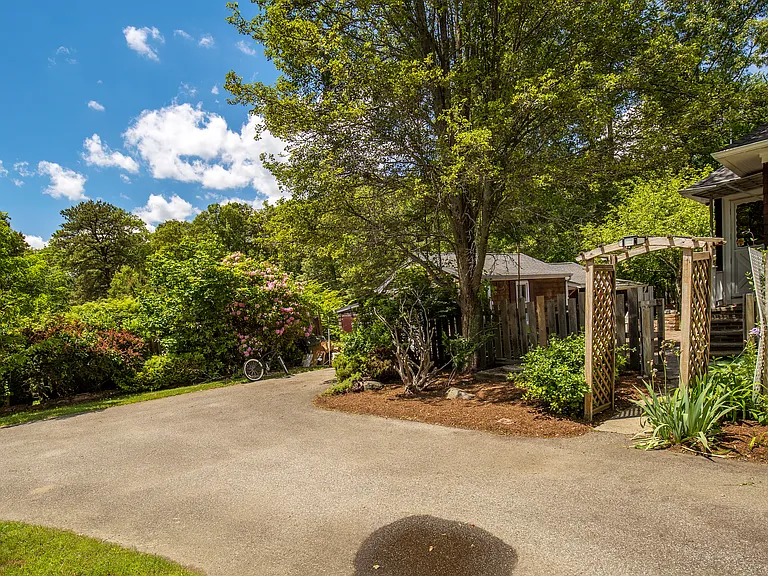 6239 Post Rd — Photo 4
