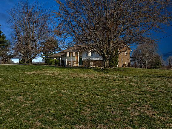 2nd image of 8720 Wades Mill Rd